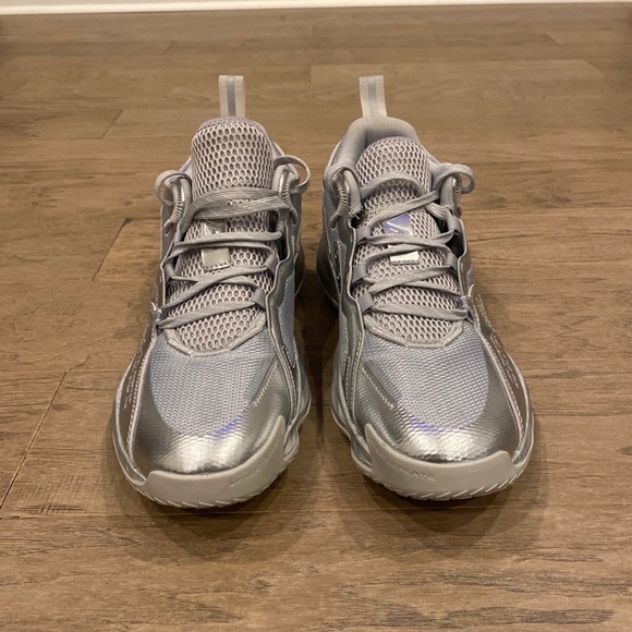 “Silver” Adidas Dame 8 - Picture 2 of 4